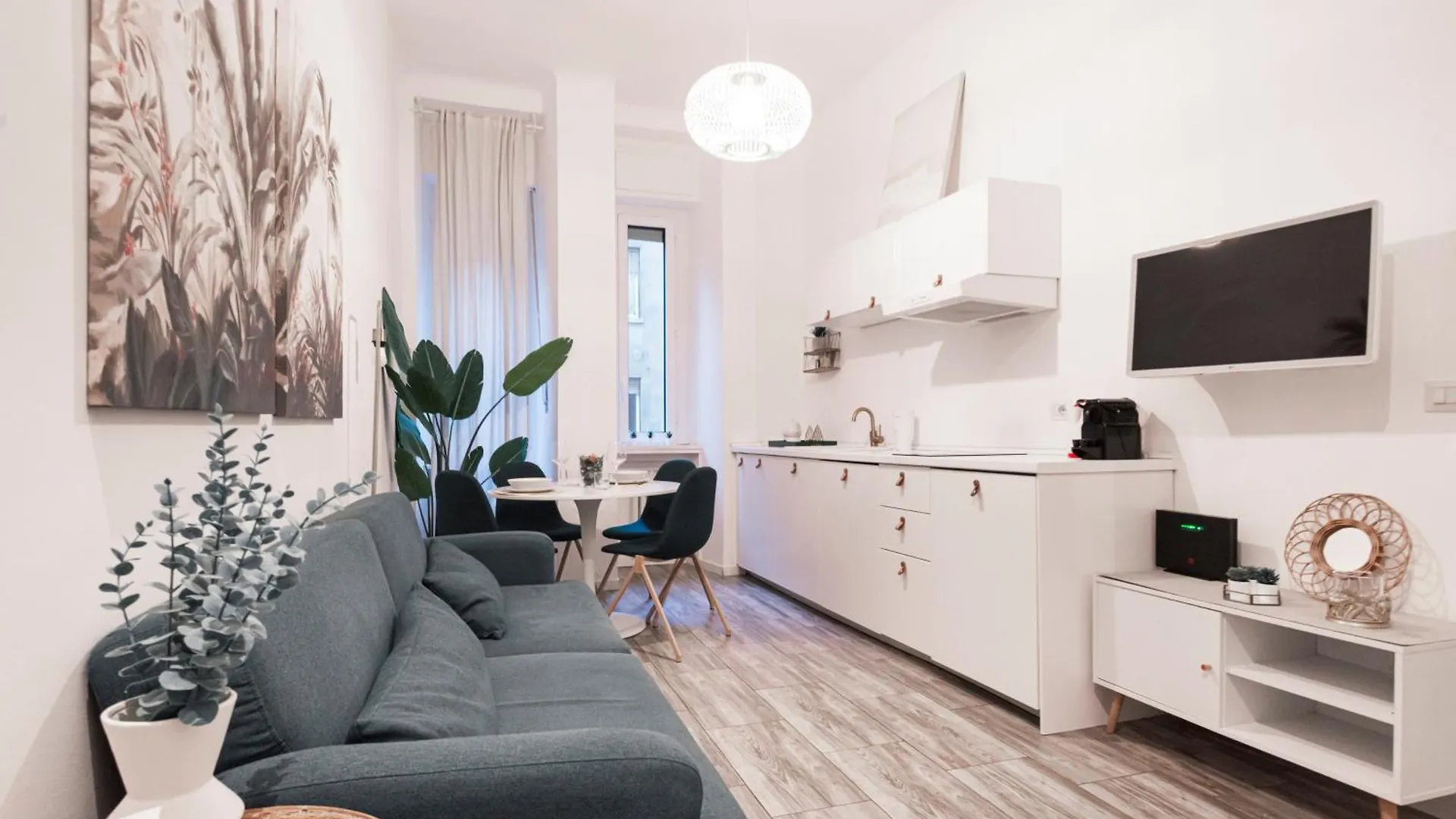 Apartment Central Wonderful Flat Repubblica Central Station Milan