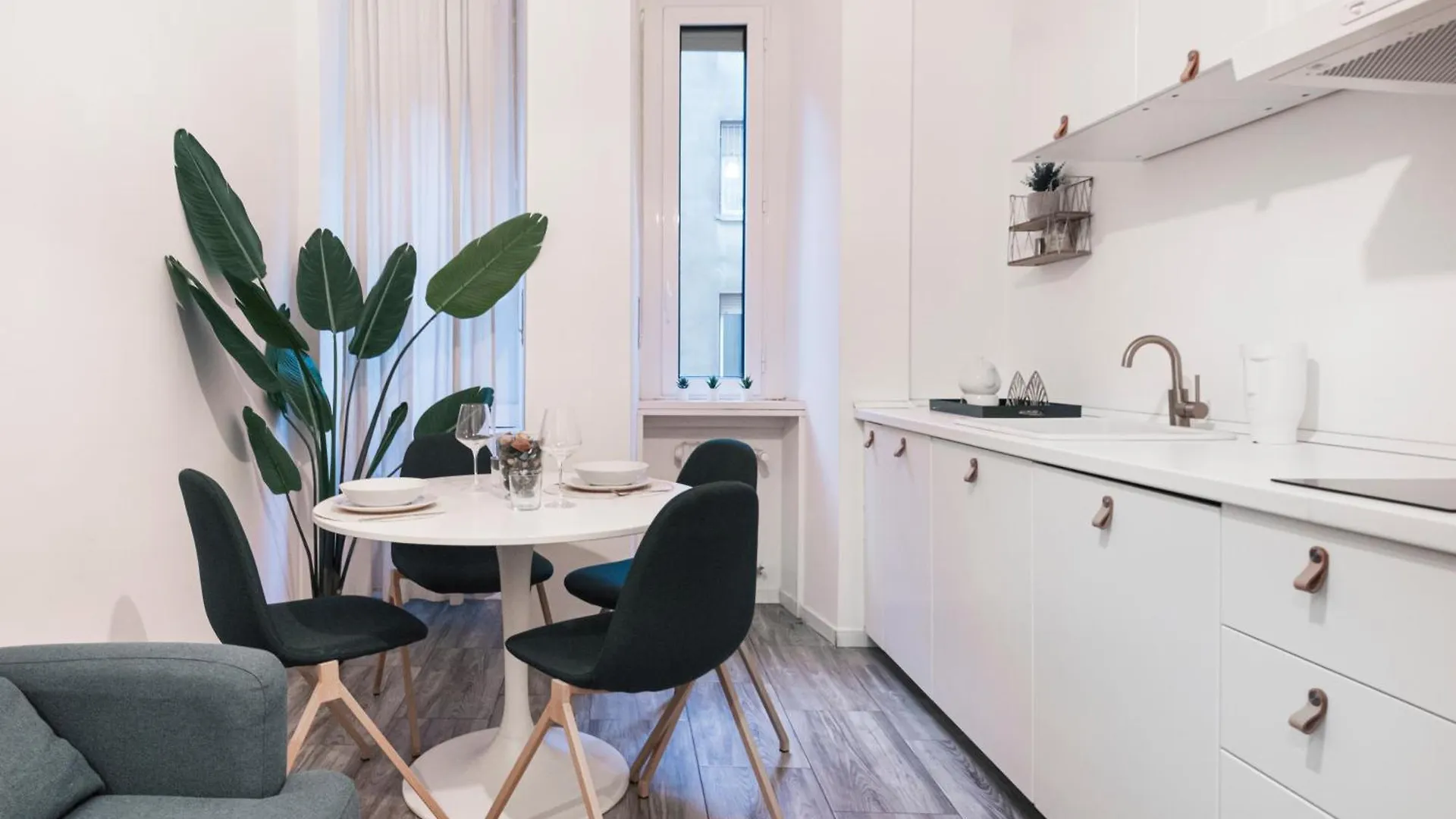 Central Wonderful Flat Repubblica Central Station Milan Apartment